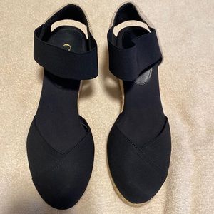 Chaps black wedge sandal